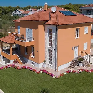 Apartman Suzana, Biograd Na Moru
