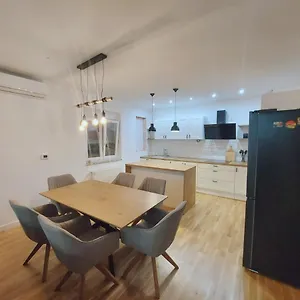 Konfidenca Apartment