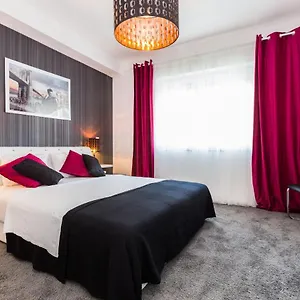 Elizabeth Apartment